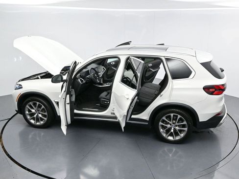 Used 2024 BMW X5 xDrive40i w/ Premium Package image 38