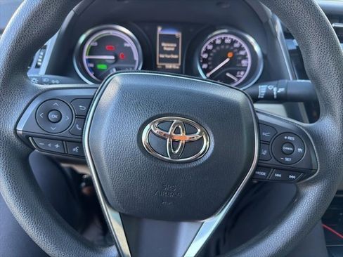 Used 2020 Toyota Camry LE image 10