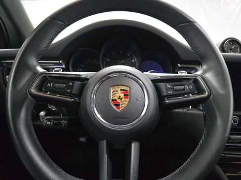 Used 2025 Porsche Macan AWD/4WD image 27