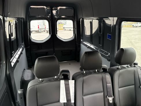 New 2026 Mercedes-Benz Sprinter 2500 image 32