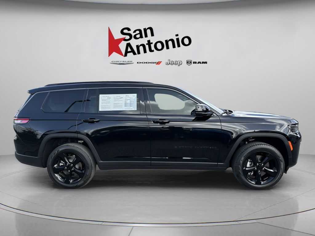 Used 2026 Jeep Grand Cherokee L Limited w/ Limited Altitude Package RWD image 17