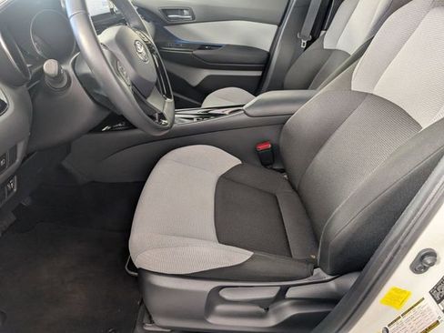 Used 2019 Toyota C-HR XLE FWD image 12