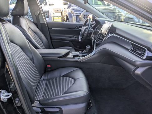 Used 2024 Toyota Camry SE image 29