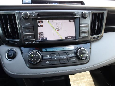 Used 2015 Toyota RAV4 Limited AWD/4WD image 19