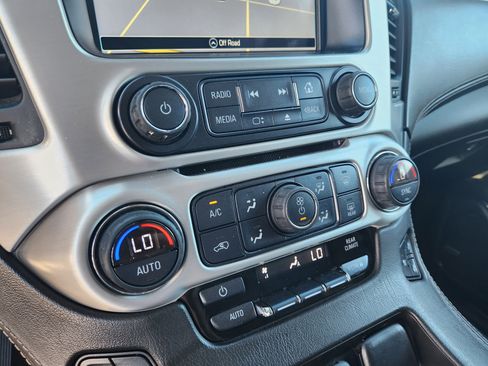 Used 2017 GMC Yukon SLT image 35