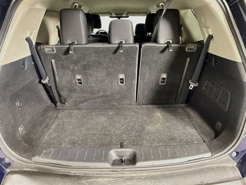 Used 2022 Nissan Pathfinder S FWD image 24
