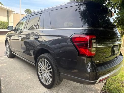 Used 2022 Ford Expedition Limited RWD image 2