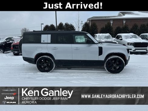 Used 2023 Land Rover Defender 130 X-Dynamic SE image 1