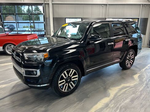 Used 2017 Toyota 4Runner Limited AWD/4WD image 39