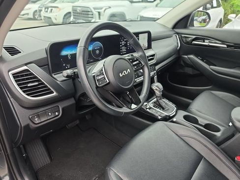 Certified 2024 Kia Seltos EX FWD image 13