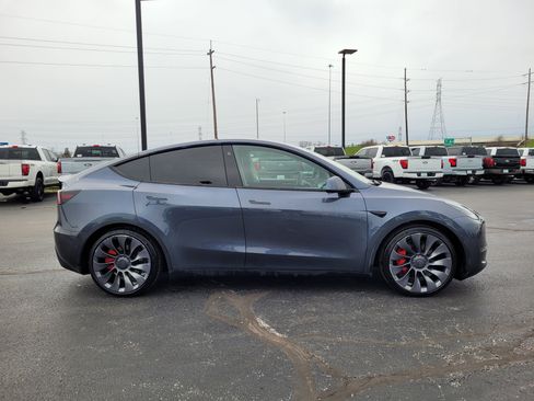 Used 2022 Tesla Model Y Performance image 2