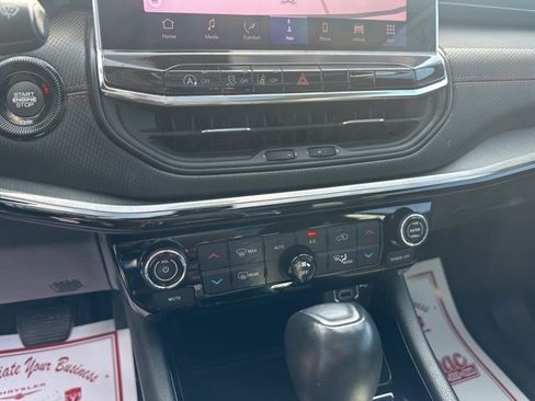 Used 2022 Jeep Compass Trailhawk w/ Trailhawk Elite Group image 17