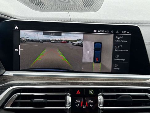 Used 2022 BMW X7 xDrive40i w/ M Sport Package image 26