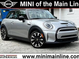 Certified 2024 MINI Cooper SE image 1