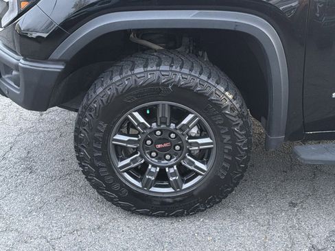 Used 2024 GMC Sierra 1500 AT4X image 12
