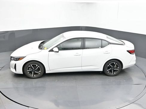 Used 2024 Nissan Sentra SV FWD image 38