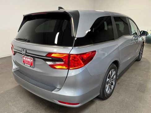 Used 2023 Honda Odyssey EX-L image 3