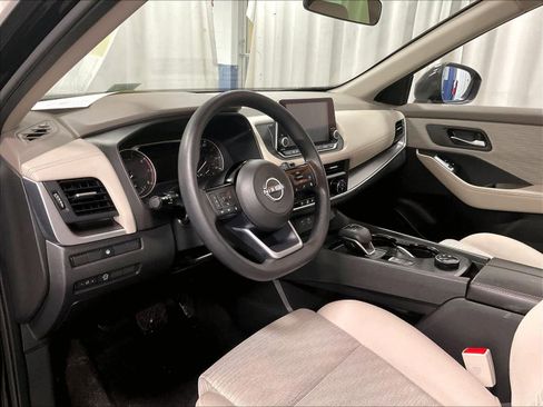 Used 2023 Nissan Rogue SV image 8