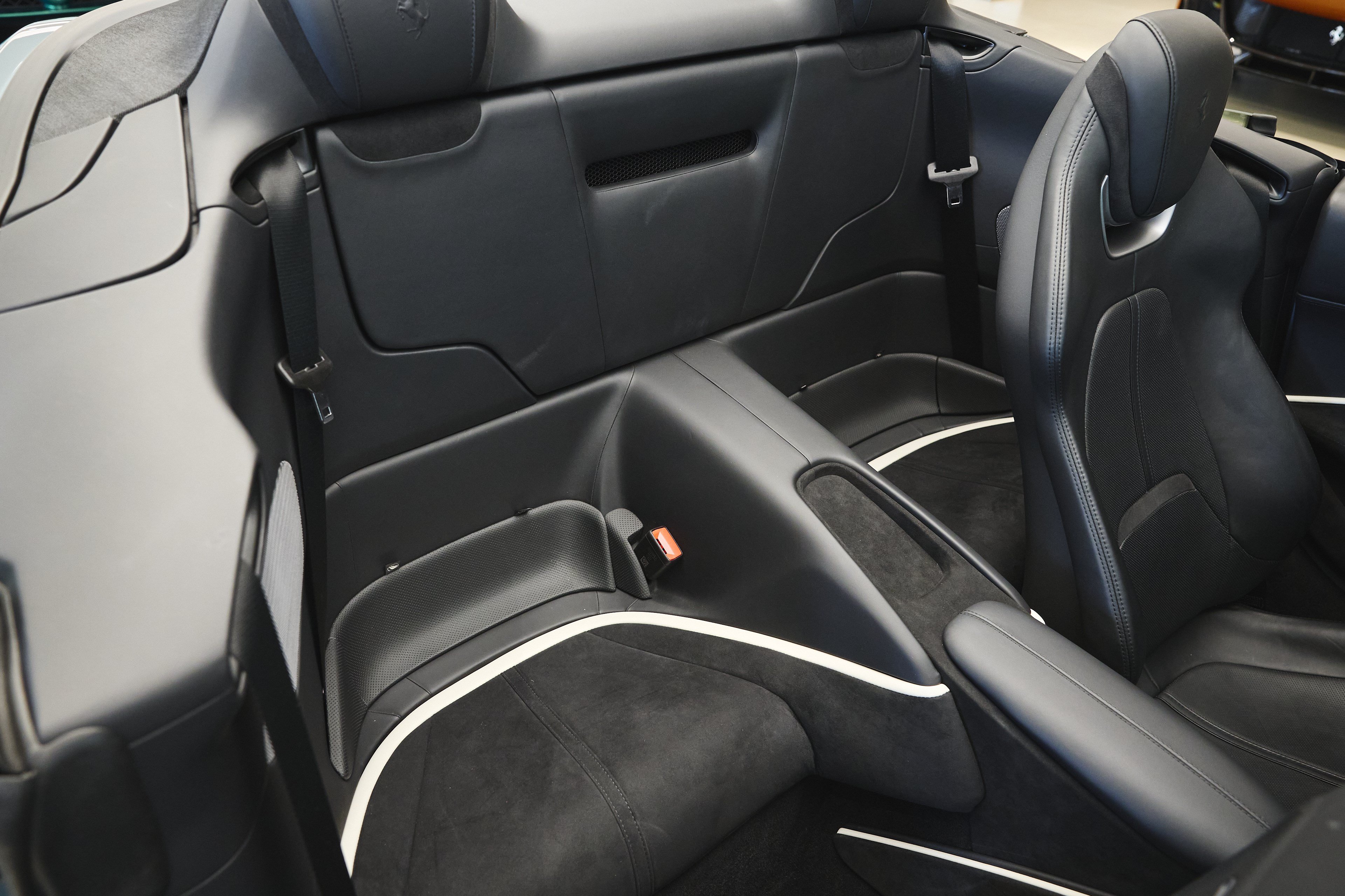 Used 2024 Ferrari Roma Spider RWD image 35