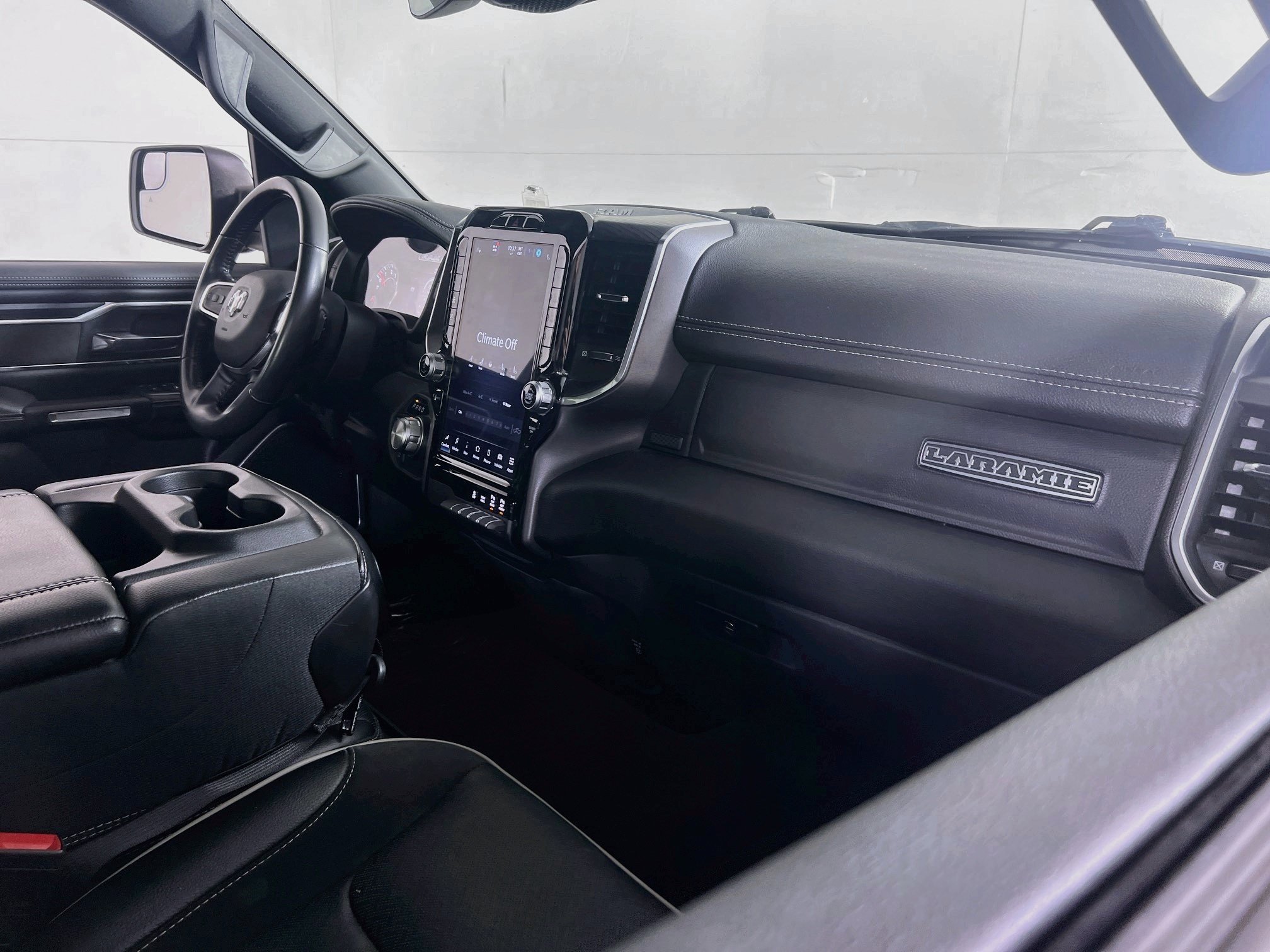 Used 2023 RAM 1500 Laramie AWD/4WD image 28