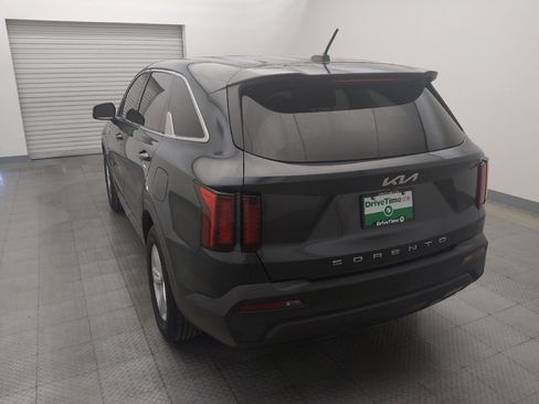 Used 2022 Kia Sorento LX FWD image 6