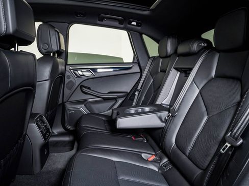 New 2026 Porsche Macan image 17