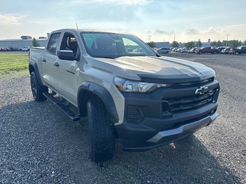 Used 2024 Chevrolet Colorado Trail Boss w/ Advanced Trailering Package AWD/4WD image 12