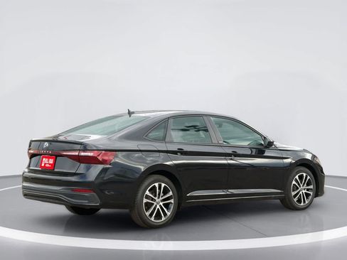 Used 2025 Volkswagen Jetta Sport FWD image 6