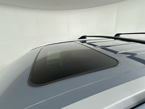 Certified 2022 Toyota Highlander XLE image 19