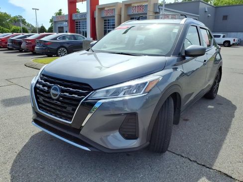 Certified 2024 Nissan Kicks SV w/ Interior Electronics Package FWD image 17