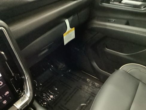 New 2026 GMC Yukon XL Elevation image 26