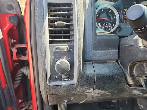 Used 2015 RAM 3500 Tradesman w/ Chrome Appearance Group AWD/4WD image 13