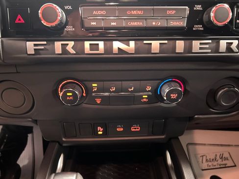 Used 2025 Nissan Frontier SV RWD image 17