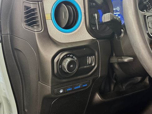 Used 2024 Jeep Wrangler Unlimited AWD/4WD image 17