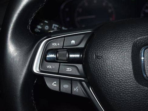 Used 2018 Honda Accord Sport image 9