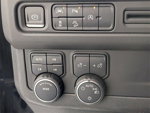 Certified 2023 Chevrolet Suburban Premier image 16