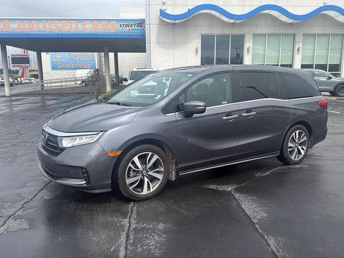 Certified 2024 Honda Odyssey Touring image 2