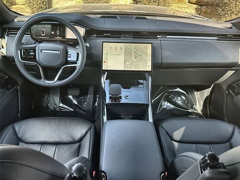 Used 2025 Land Rover Range Rover Sport image 12