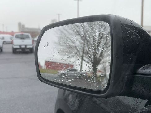 Used 2023 Ford Edge SEL w/ Convenience Package image 10