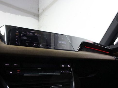 Used 2023 Audi e-tron GT Premium Plus image 17