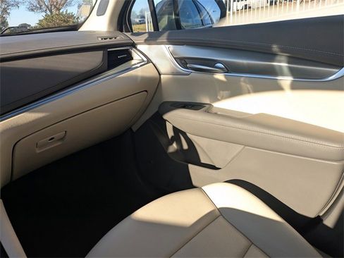 Used 2023 Cadillac XT5 Premium Luxury image 15