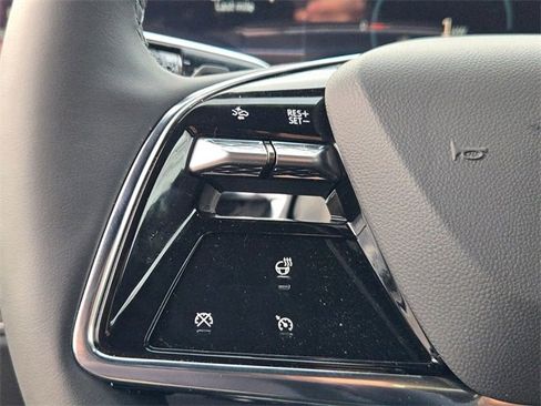 Used 2025 Cadillac Lyriq Sport image 12