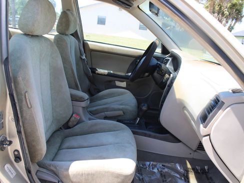 Used 2002 Hyundai Elantra GLS FWD image 16