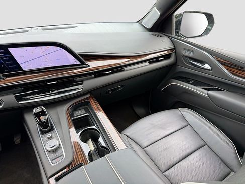 Certified 2023 Cadillac Escalade Premium Luxury w/ Performance Package AWD/4WD image 22