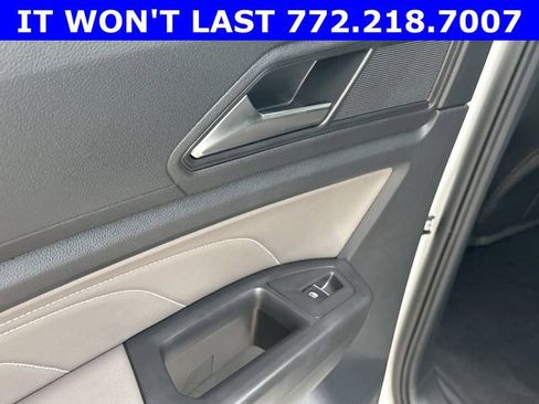 Used 2023 Volkswagen Atlas Cross Sport SEL R-Line AWD/4WD image 13