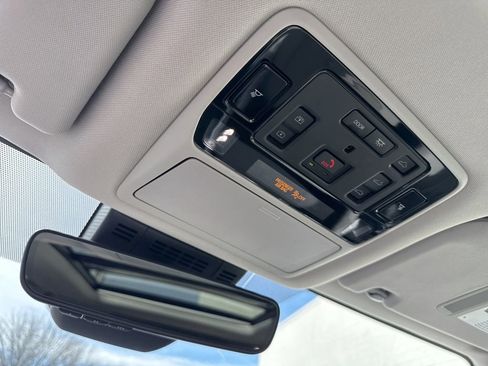 Used 2024 Toyota Grand Highlander XLE image 32