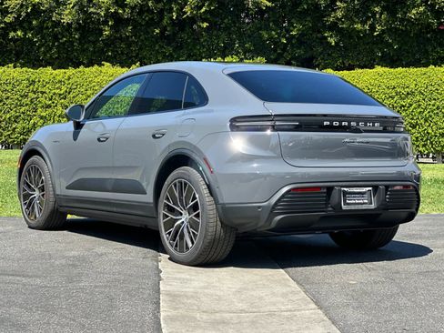 New 2026 Porsche Macan 4S Electric image 3