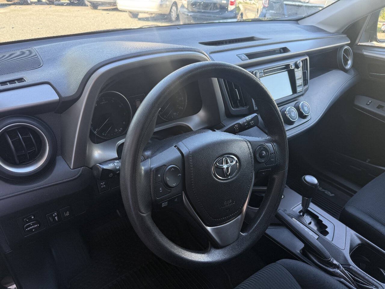 Used 2017 Toyota RAV4 LE w/ Carpet Mat Package AWD/4WD image 32