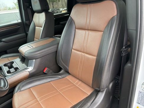 Used 2024 Chevrolet Silverado 3500 High Country w/ High Country Premium Package image 5