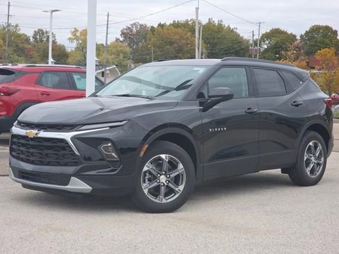 New 2025 Chevrolet Blazer LT w/ Convenience Package image 2